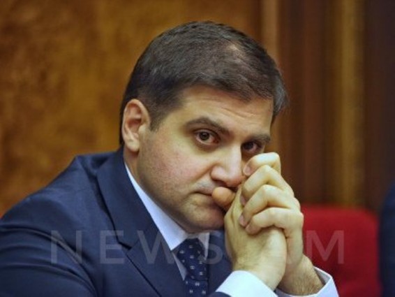 Ձեր նշանակած ոստիկանապետին «լակոտ» են ասում դատարանում, ձեզնից ոչ մեկը նրան չի պաշտպանում. Արման Բաբաջանյան