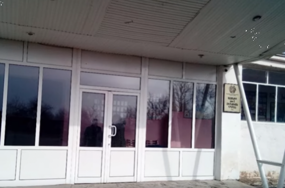 Գառնու հիմնական դպրոցի տնօրենն ամուսնուն հաջորդաբար հրամանագրել է որպես էլեկտրիկ-փականագործ, պահակ և հնոցապան. յուրացվել է մոտ 4 մլն դրամ. Ոստիկանություն