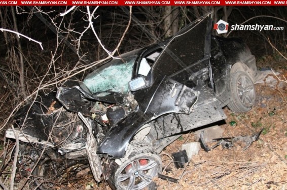 Ողբերգական ավտովթար Լոռու մարզում. 35-ամյա վարորդը BMW-ով բախվել է հաստաբուն ծառին և հայտնվել Դեբեդ գետի ափին, վարորդը տեղում մահացել է. Shamshyan.com