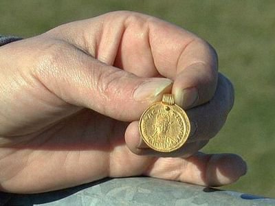 Պարզվել է՝ շոկոլադե մեդալը 1500 տարեկան ոսկյա կախազարդ է