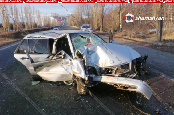 Կոտայքում Mercedes-ը բախվել է հաստաբուն ծառերին և հայտնվել ճանապարհի մեջտեղում. 4 վիրավորներից 2-ը ծանր են. Shamshyan.com