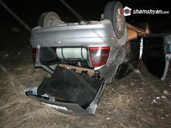 Խոշոր վթար Կոտայքում. բախումից հետո «Օպելը» գլխիվայր շրջվել է. հայրը, մայրը, որդին հիվանդանոցում են
