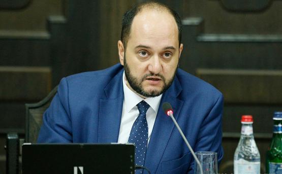 Министр тиражирует произвол