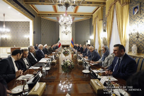 Թեհրանում կայացել են հայ-իրանական բարձր մակարդակի բանակցություններ. Նիկոլ Փաշինյանը և Հասան Ռոհանին քննարկել են բազմաթիվ հարցեր