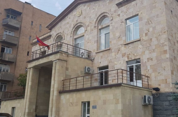 Կալանավորվել են ՀՀ ՊՎԾ երկու պաշտոնատար անձինք և նրանց հետ փոխկապակցված ընկերության ներկայացուցիչը. ԱԱԾ