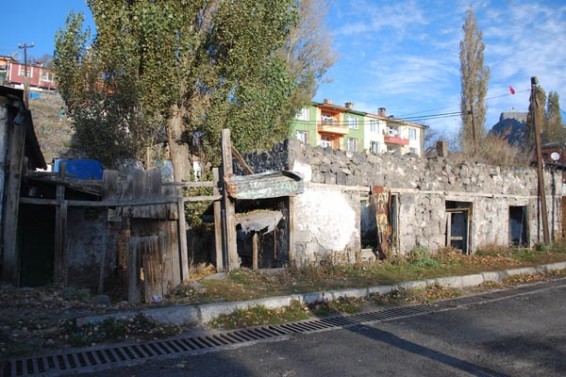 Այս ազգի մեջ 40 հազար դոլար չգտնվեց, որ Կարսում Չարենցի տունը գնվեր. Արագած Ախոյան