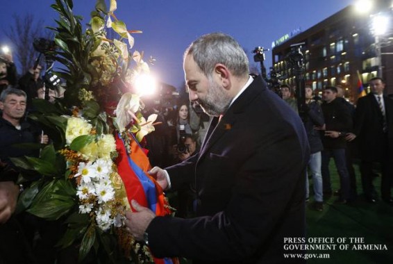 Во главе с премьер-министром состоялось шествие, посвященное жертвам событий 1 марта 2008 года