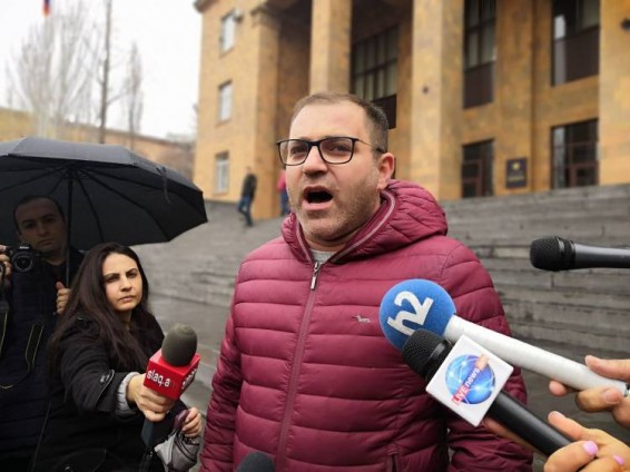 Ես կարծում եմ, որ Արամ Սիմոնյանը պետք է գնա
