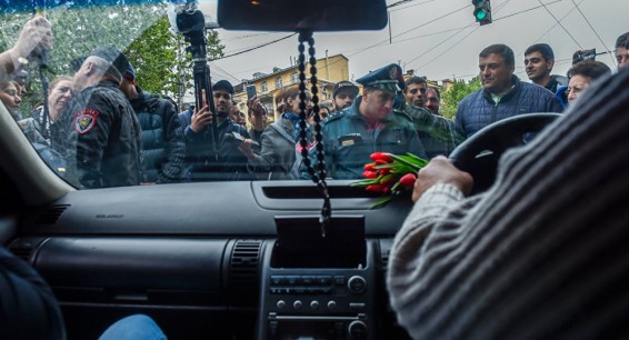 Вопрос не решили: владельцы «праворулек» вновь собрались на акцию протеста в Ереване