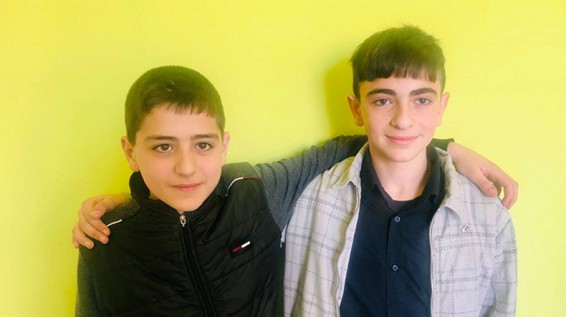 В Лорийской области Армении автомобиль упал в реку Тандзут: на помощь к пострадавшим пришли 8-классники