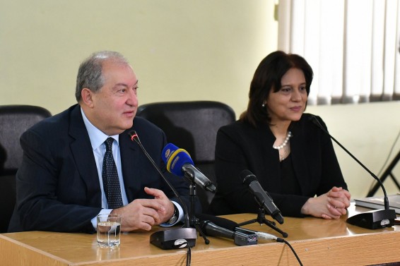 Շարունակենք այնպես, որ 2019-ը լինի հայ կնոջ, հայ մոր և հայ աղջկա տարի.նախագահ Սարգսյանը շնորհավորել է Կանանց տոնի և միամսյակի առթիվ