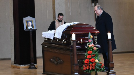 Արմեն Սարգսյանը ներկա է գտնվել Սուրեն Հարությունյանի վերջին հրաժեշտի արարողությանը