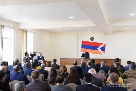 Բակո Սահակյանը աշխատանքային խորհրդակցություն է անցկացրել Շուշիի շրջվարչակազմի ղեկավարության հետ