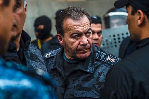 «Երանոսյանը փորձում է խուսափել պատասխանատվությունից. Բաղրամյանում լուսաձայնային նռնակների կիրառումը եղել է ոչ իրավաչափ». 1in.am