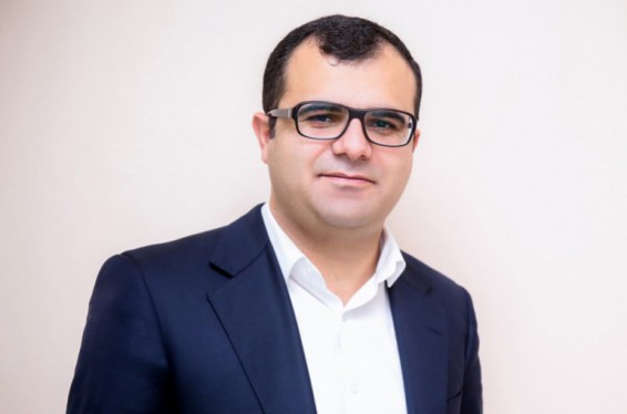 Շինարարությունը կասեցվել է օրենքի ուժով, քանի որ հարևան շինության սեփականատերը այն վիճարկում է դատարանում. Քաղաքապետարանի խոսնակի պատասխանը՝ Գագիկ Ծառուկյանին