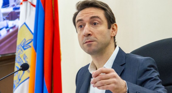 Сотрудников демонтируемых кафе трудоустроим, новых объектов возле Оперы не будет — Марутян