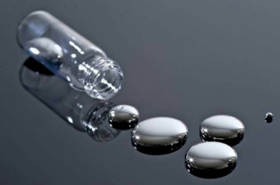 Վանաձորի շենքերից մեկի բակի ավտոտնակում սնդիկ է հայտնաբերվել. փրկարարներն այն հանձնել են հետաքննիչին