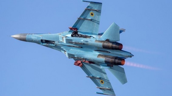 Российские истребители заставили удалиться бомбардировщик США от границы РФ