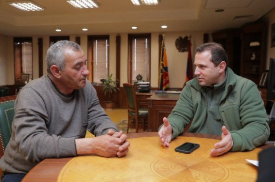 Դավիթ Տոնոյանն ընդունել է Ադրբեջանում 20 տարվա ազատազրկման դատապարտված Կարեն Ղազարյանի հորը
