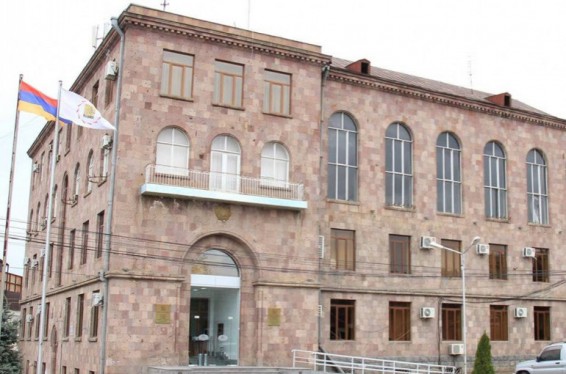 Էրեբունու թաղապետարանի կեսն օտարվել է, իսկ մասնավորն այդ տարածքները վարձակալությամբ է տրամադրում «Փարոսին» և հարկային մարմնին