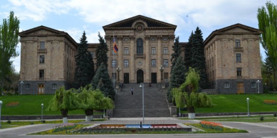 Ուղիղ. ԱԺ նիստը վերսկսվել է. Արցախ մեկնող «Իմ քայլի» պատգամավորները կես ճանապարհից վերադարձել են