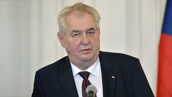 Президент Чехии о беженцах: Мы не можем подвергать себя опасности, как Франция и ФРГ