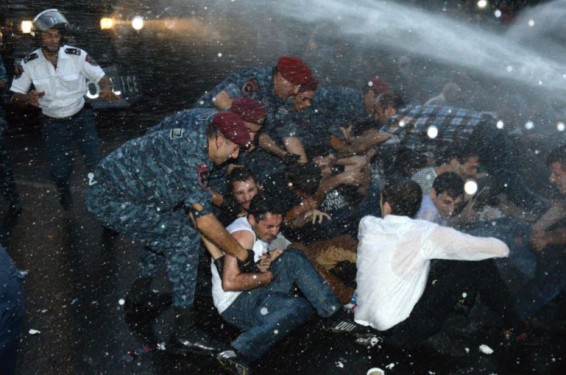 Դատարանը մերժել է «Էլեկտրիկ Երևան»-ի գործը կասեցնելու դեմ լրագրողների բողոքը