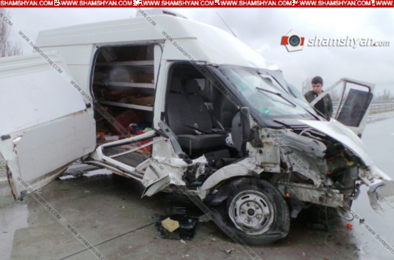 Երևան-Երասխ ճանապարհին «Բարի Սամարացի» ընկերության մեքենան բախվել է արգելապատնեշին. կան վիրավորներ. shamshyan.com