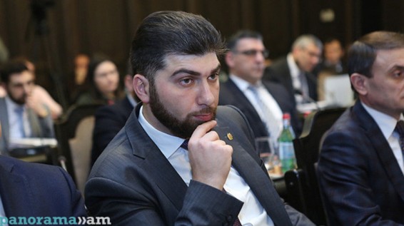 Глава Государственной контрольной службы Армении Давид Санасарян дал показания в суде