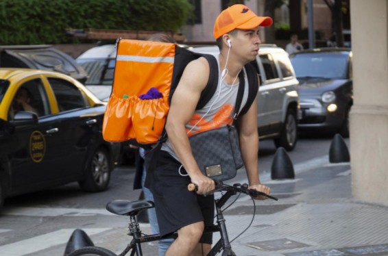 Բուենոս Այրեսում կարող են արգելել սննդի առաքման ծառայությունները