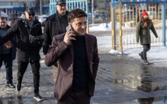 Զելենսկին խոստանում է չեղարկել նախագահի, պատգամավորների և դատավորների անձեռնմխելիությունը