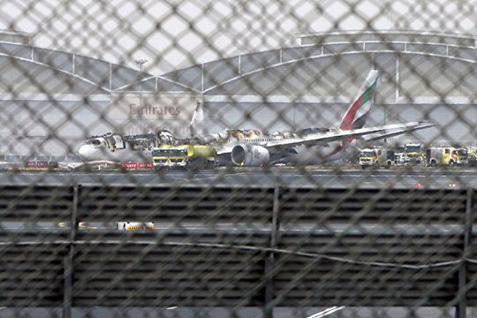 Դուբայում այրված օդանավից 10 ուղևոր հոսպիտալացվել է. ԶԼՄ-ներ