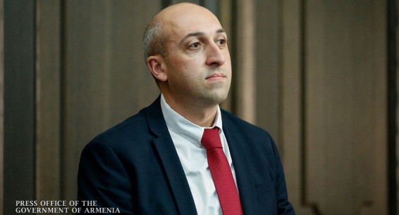 Вновь скандал: губернатор Лори премировал себя и ряд сотрудников администрации
