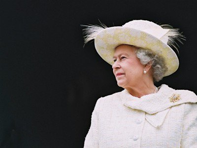 Եղիսաբեթ II-ը շնորհակալություն է հայտնել Ֆրանսիայի արտակարգ իրավիճակների ծառայություններին հրդեհը մարելու համար