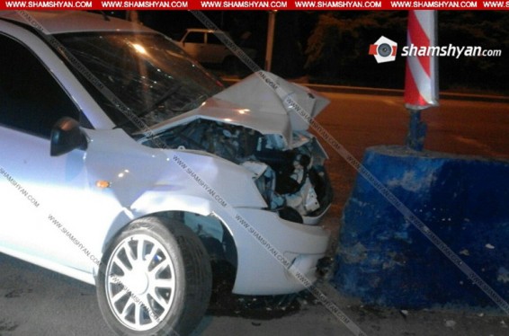 Կոտայքում վարորդն ավտոմեքենայով բախվել է բետոնե պատնեշին. Shamshyan.com