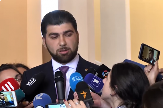 Եթե վարչապետը որևիցե վայրկյան չվստահի ինձ, ես անձեռնմխելի չեմ, այդ վայրկյանից ինձ կազատի իմ զբաղեցրած պաշտոնից․ Դավիթ Սանասարյան