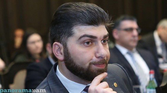 Глава ГКС Армении Давид Санасарян подал в суд на Комиссию по этике высокопоставленных чиновников