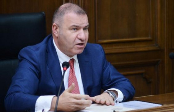 Video. Այս պահի դրությամբ ինչքա՞ն ավտոմեքենա է ներկրվել Հայաստան. Միքայել Մելքումյանը՝ փոխնախարարին