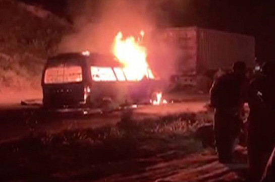 Պակիստանում ավտոբուսի բռնկվելու հետևանքով առնվազն ութ մարդ է մահացել