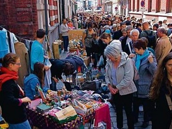 Լիլում որոշել են ահաբեկչական սպառնալիքի պատճառով չեղյալ համարել հազար ու մի մանրուքի շուկայի բացումը