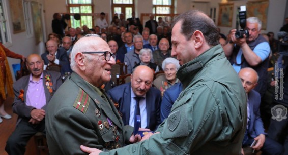 Благодаря вашей победе армяне избежали участи беженца - Тоноян на встрече с ветеранами
