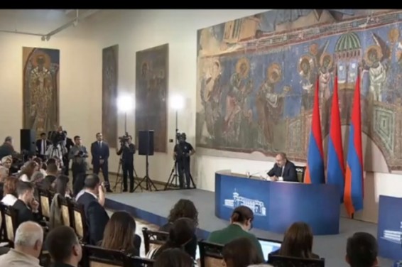 LIVE: В Ереване проходит пресс-конференция Пашиняна