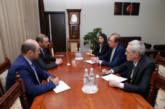 Արմեն Գրիգորյանը «Դասո սիստեմս» ընկերության ներկայացուցիչների հետ քննարկել է հայկական տիեզերական ծրագրի տեսլականը