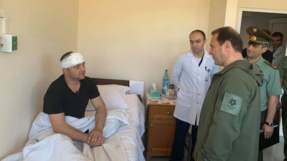 Տոնոյանը տեսակցել է բուժվող զինծառայողներին
