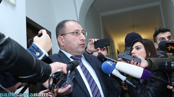 Բակո Սահակյանը և Արկադի Ղուկասյանը կաշխատեն վաղը ներկայանալ դատարան. Ալումյան