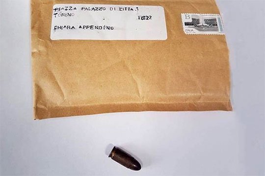 Թուրինի քաղաքապետին փամփուշտով ծրար են ուղարկել