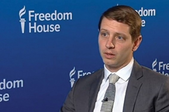 «Այդպիսի բան մի՛ արեք». Freedom House-ի ծրագրերի տնօրենը դատապարտել է Փաշինյանի՝ դատարանների մուտքերը փակելու կոչը
