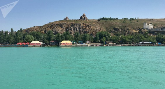 Повышение уровня воды в Севане не поможет: почему озеро вновь 