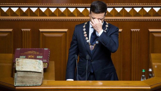 Петиция за отставку Зеленского стремительно набирает голоса