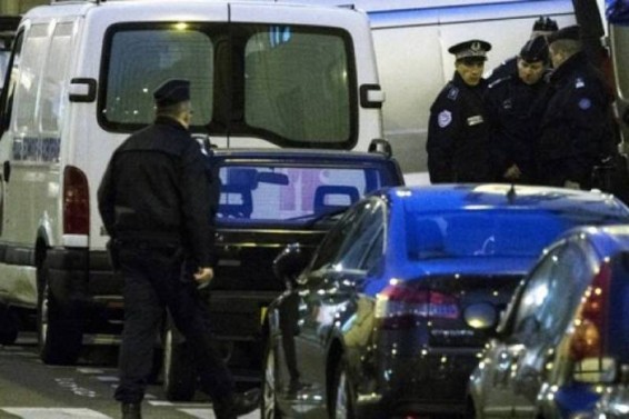 Գերմանիայում զինված տղամարդը դիրքավորվել է սրճարանում